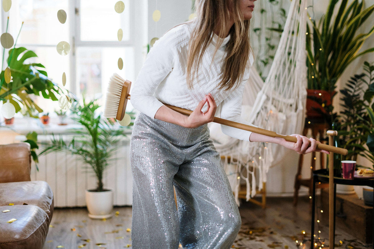 THC Drinks to Fuel Your Spring Cleaning (Tips + Our Curated Playlist!  🎶🧹🌸)